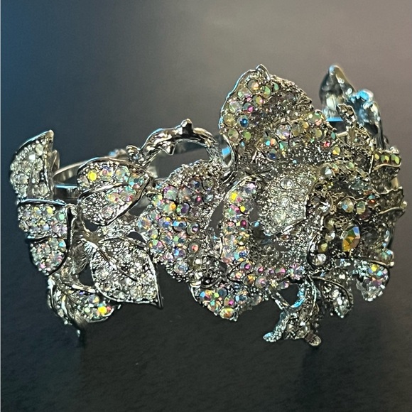 Vintage Gala or Bridal Bracelet with Rose Design - Picture 3 of 6